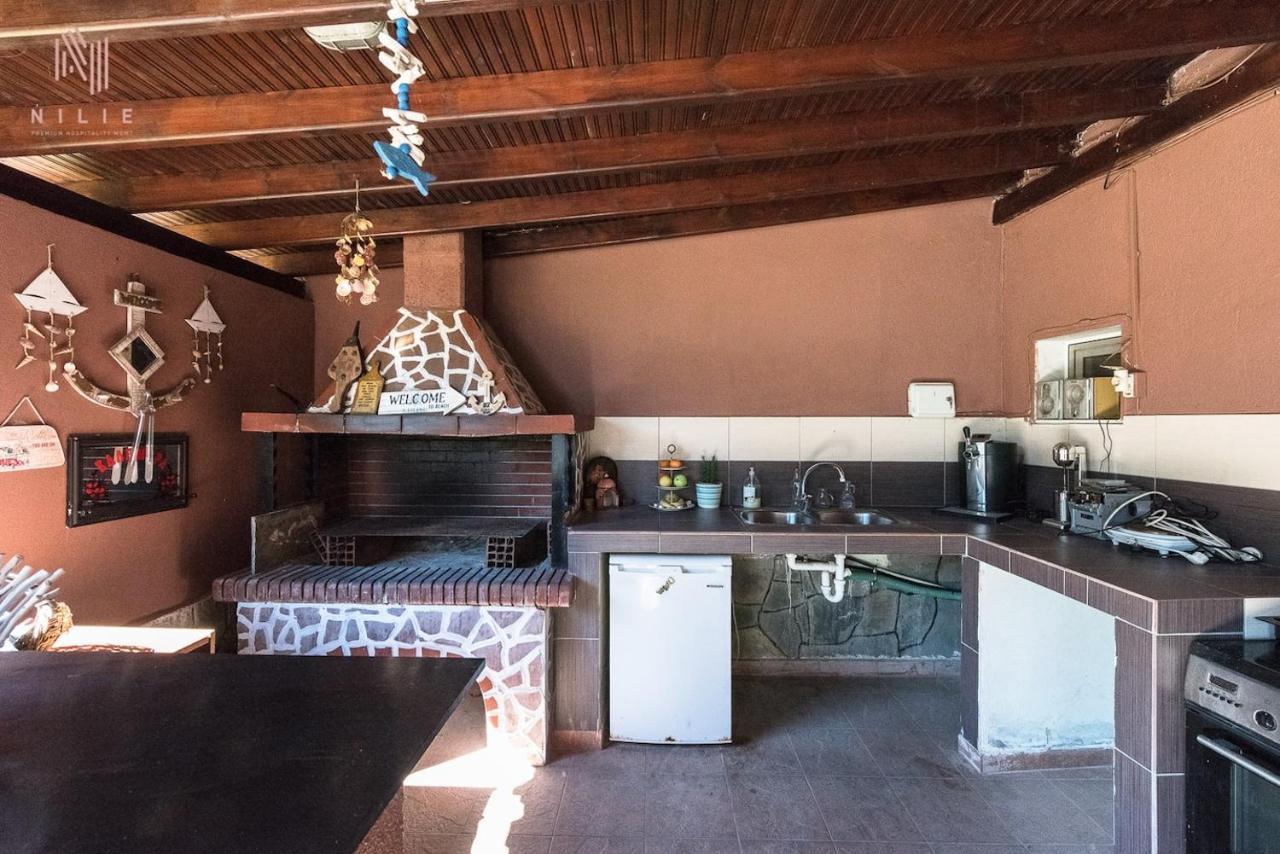 Вилла Roadhouse, Nilie Hospitality Mgmt Флогита Экстерьер фото