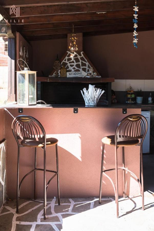 Вилла Roadhouse, Nilie Hospitality Mgmt Флогита Экстерьер фото