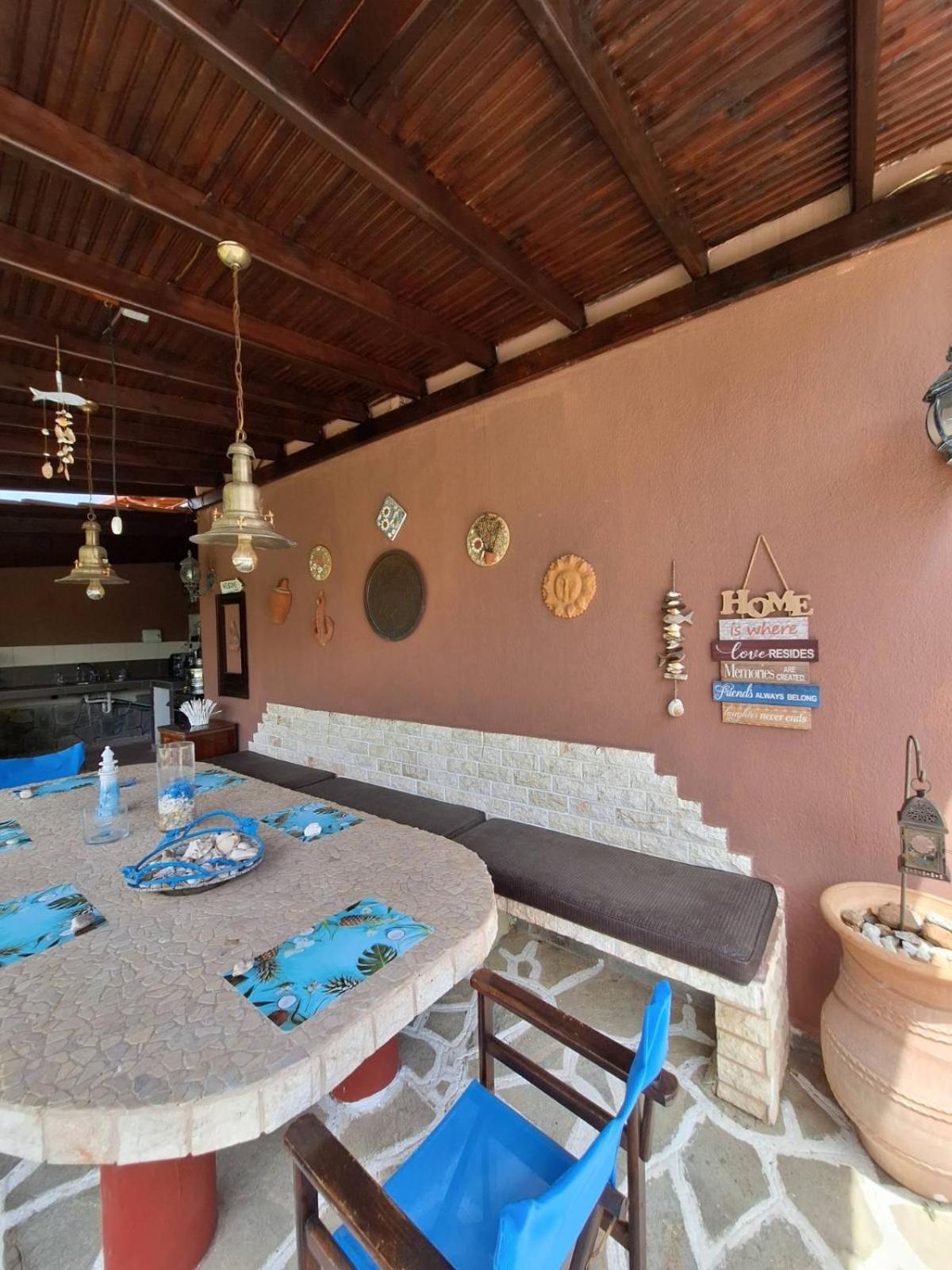 Вилла Roadhouse, Nilie Hospitality Mgmt Флогита Экстерьер фото
