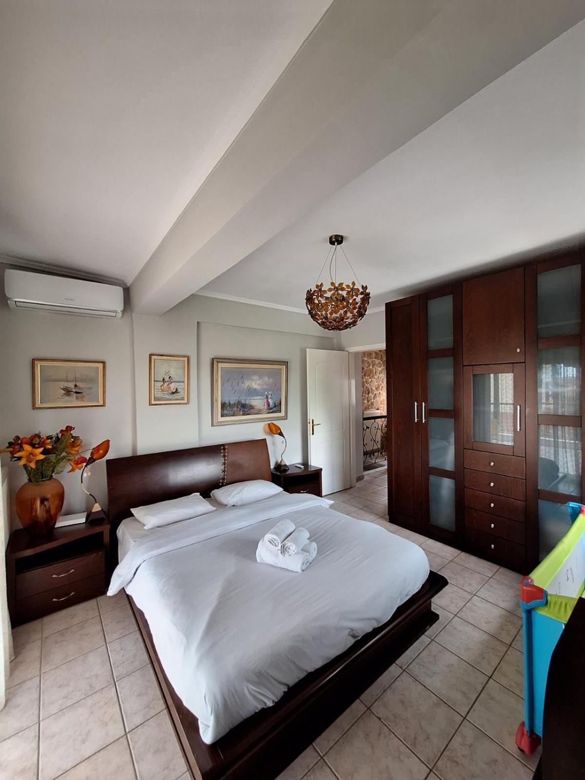 Вилла Roadhouse, Nilie Hospitality Mgmt Флогита Экстерьер фото