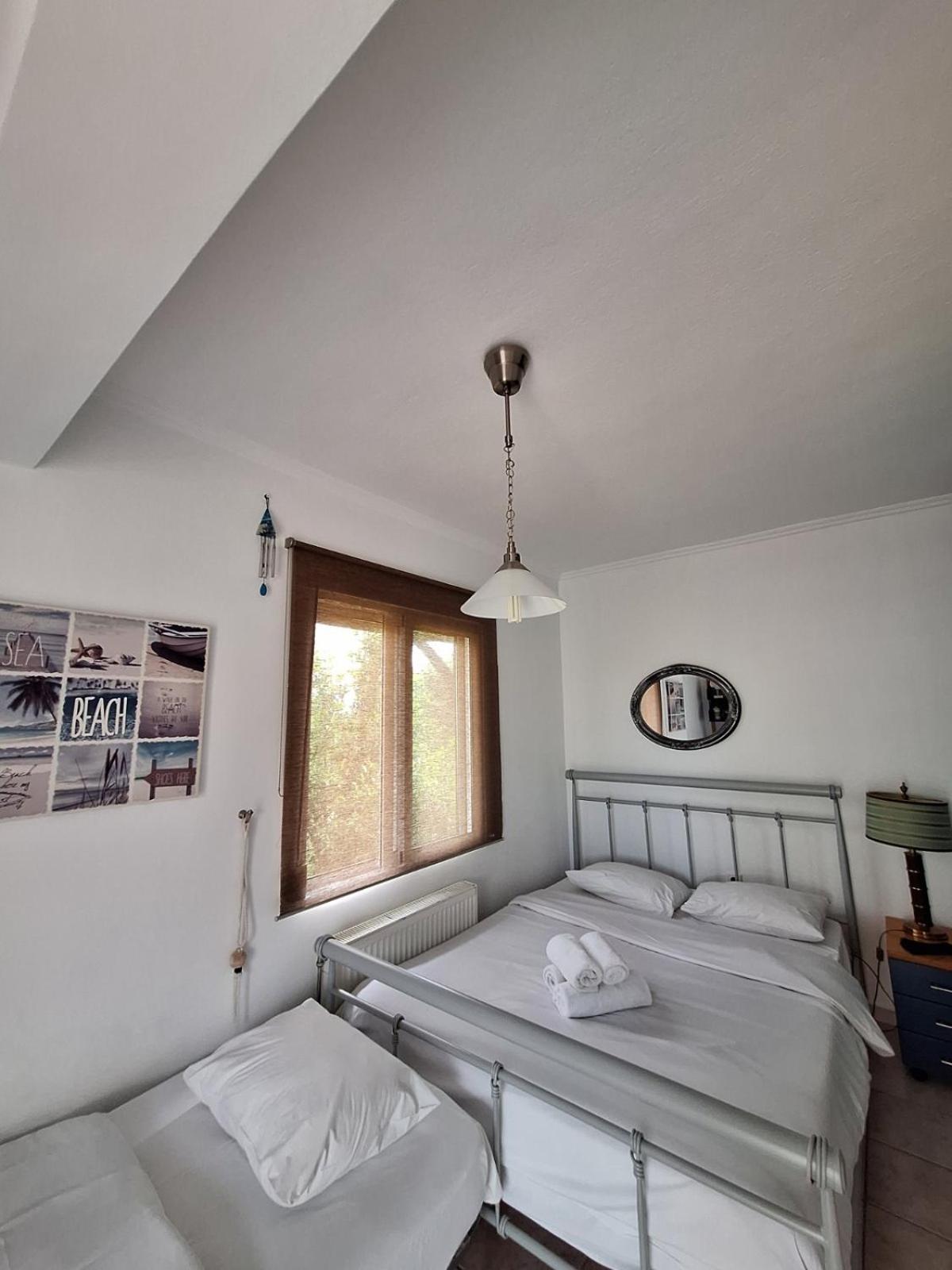 Вилла Roadhouse, Nilie Hospitality Mgmt Флогита Экстерьер фото